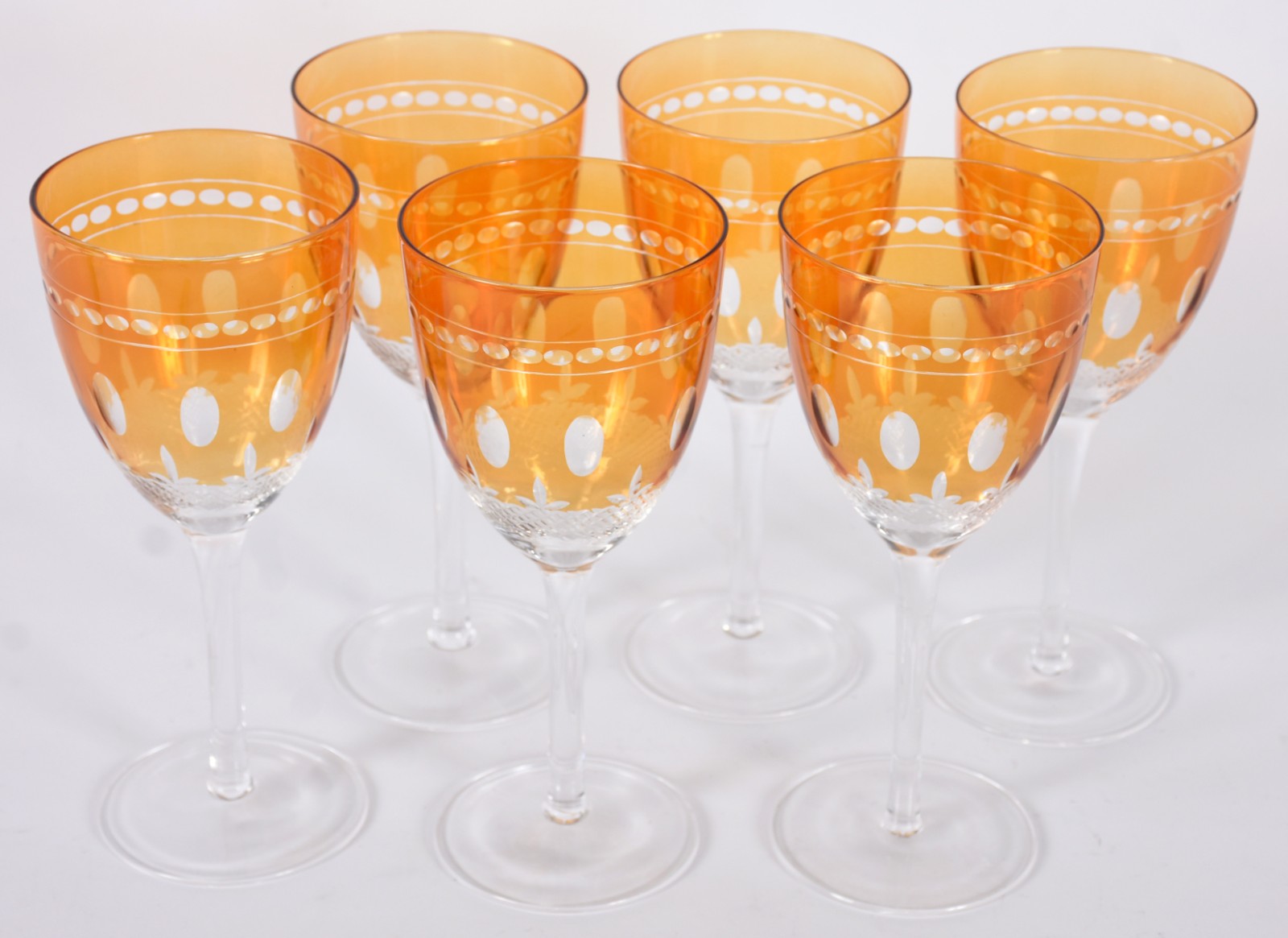 Doze taças para vinho em demi cristal doublé lapidado na cor laranja. - foto 2 de 5