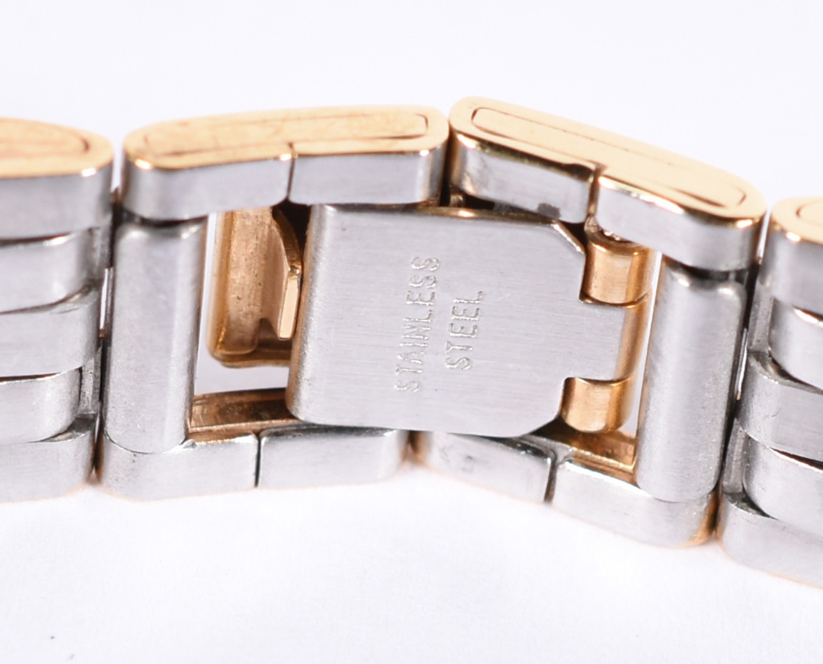 Relógio GUESS feminino, pulseira e número dourados (Por motivos de... - foto 4 de 7