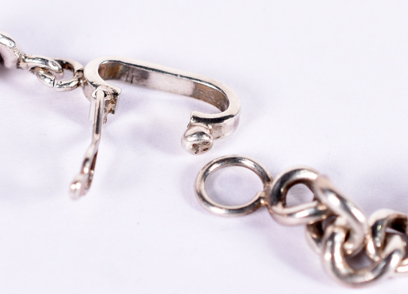 Conjunto composto de gargantilha corrente feitio gota detalhes em... - foto 2 de 4