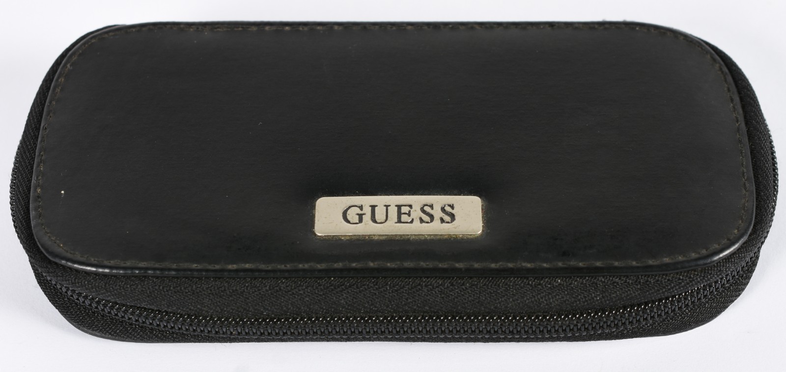 Relógio GUESS feminino, pulseira e número dourados (Por motivos de... - foto 7 de 7