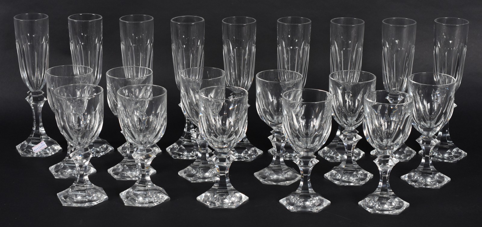 Conjunto de taças de cristal da Bohemia facetado, composto de 9... - foto 2 de 4