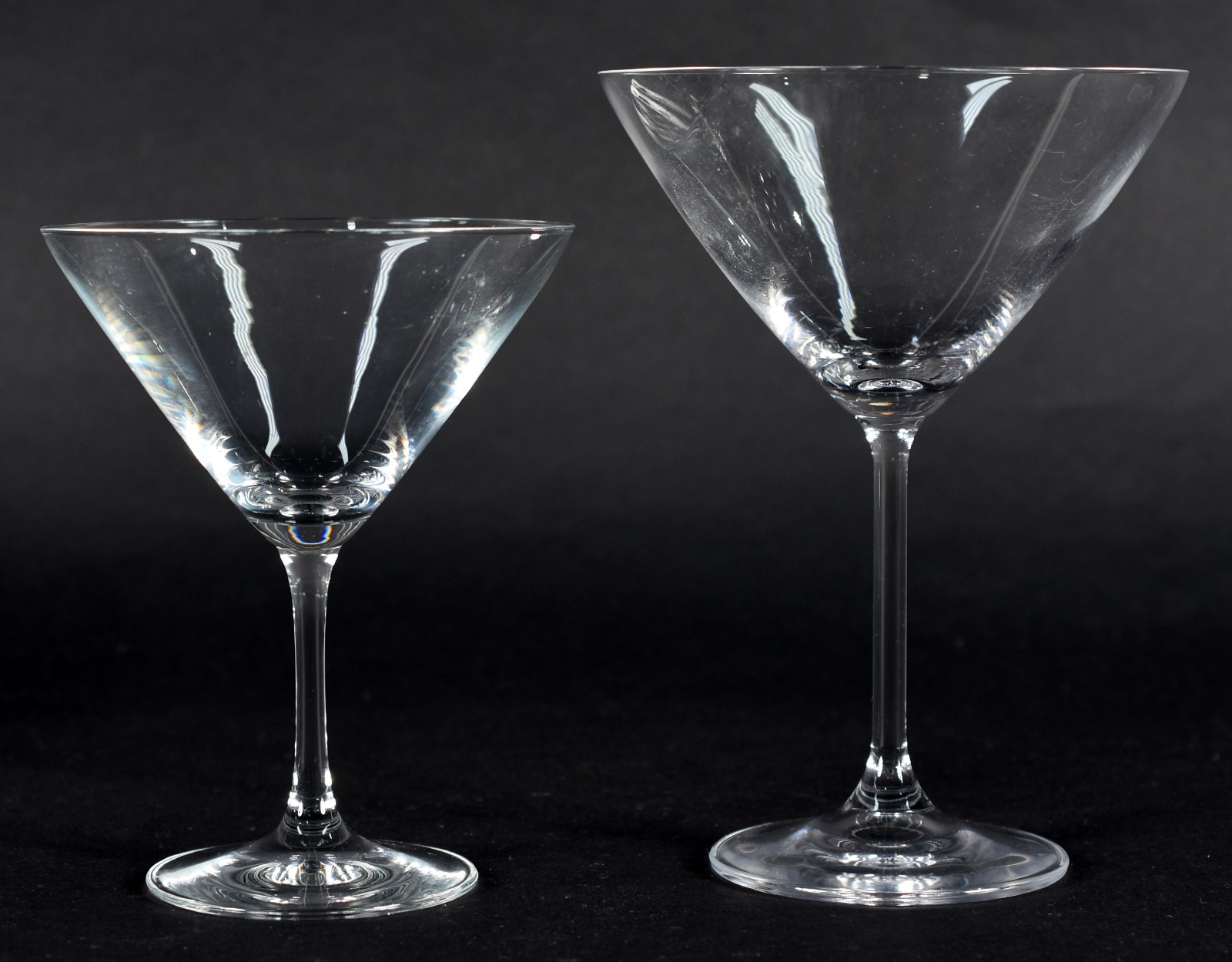 Oito taças de cristal para Dry Martini composto de 5 grandes e 3... - foto 3 de 3