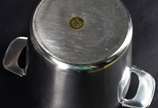 Diversas peças, sendo conjunto para licor GRAPP... - Diversas peças, sendo conjunto para licor GRAPPA composto de garrafa e 4 cálices de cristal WMF (com mofo); balde para gelo Wolff Inox ; 5 copos...