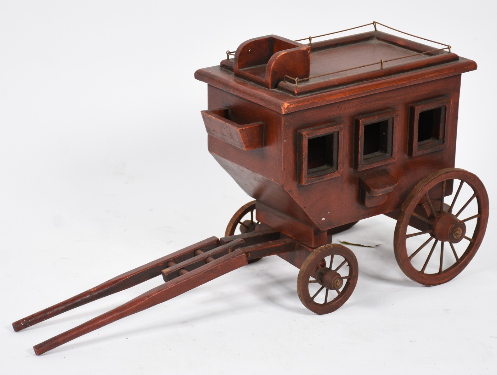 Miniatura de charrete de madeira. - foto 1 de 4