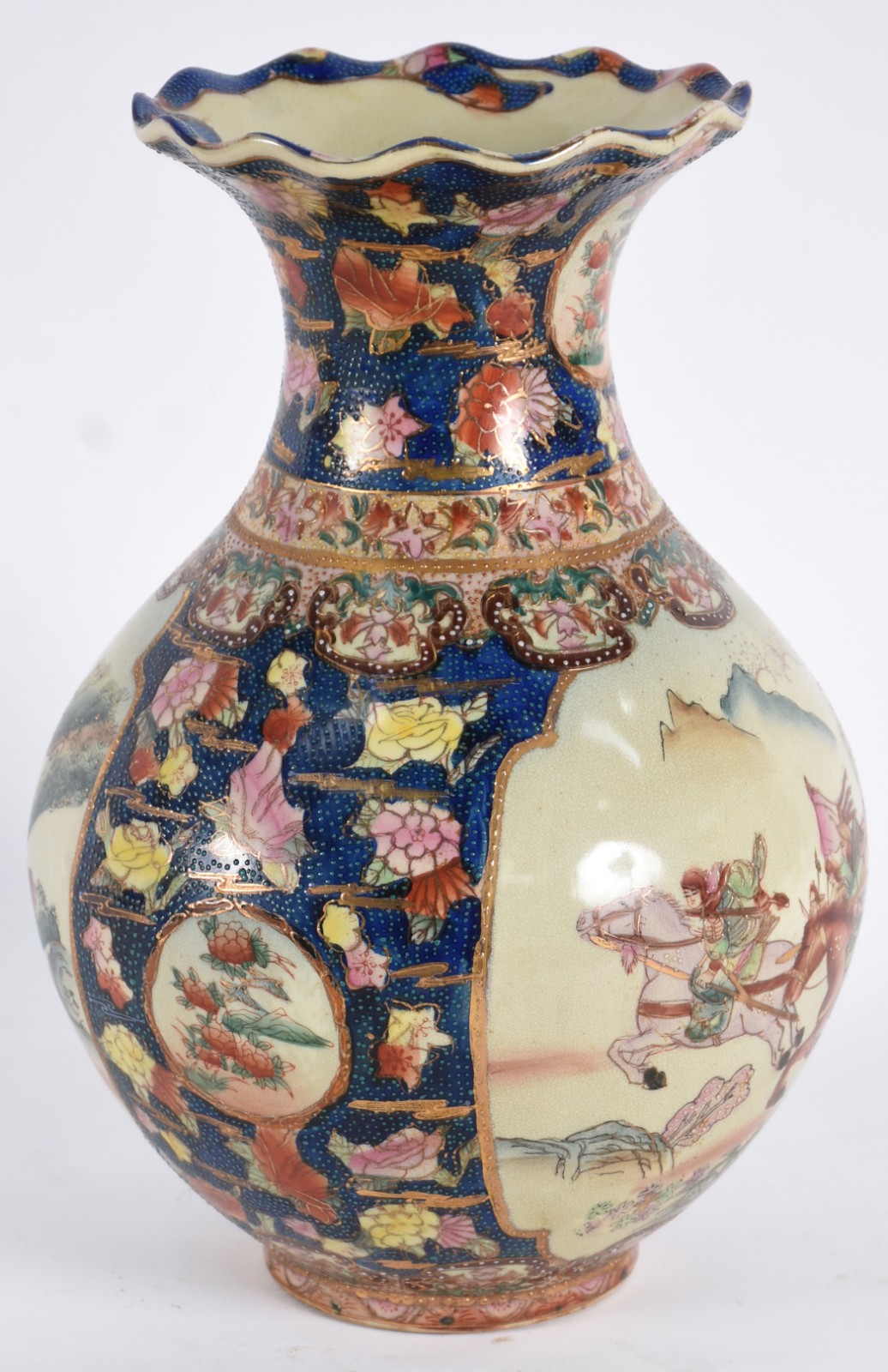 Vaso de porcelana oriental decorada ao gosto Satzuma. - foto 4 de 5