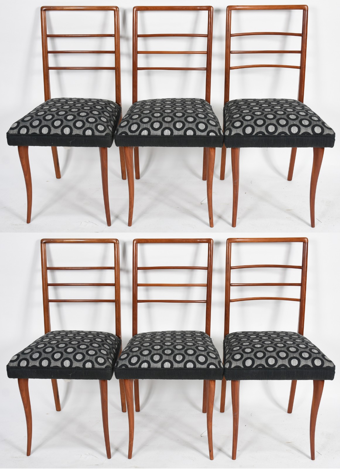 Mesa de jantar de madeira nobre, anos 60, com 6 cadeiras com assentos... - foto 9 de 10