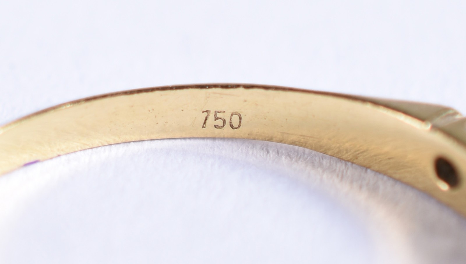 Anel de ouro contraste 750 com 9 brilhantes de 0,01 cada (Por motivos... - foto 3 de 4