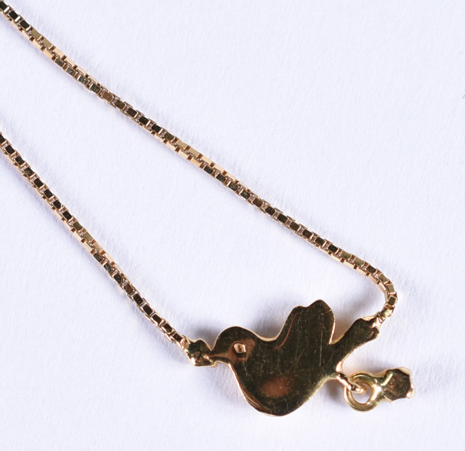 Colar de ouro amarelo com pingente feitio pomba (Por motivos de... - foto 4 de 5