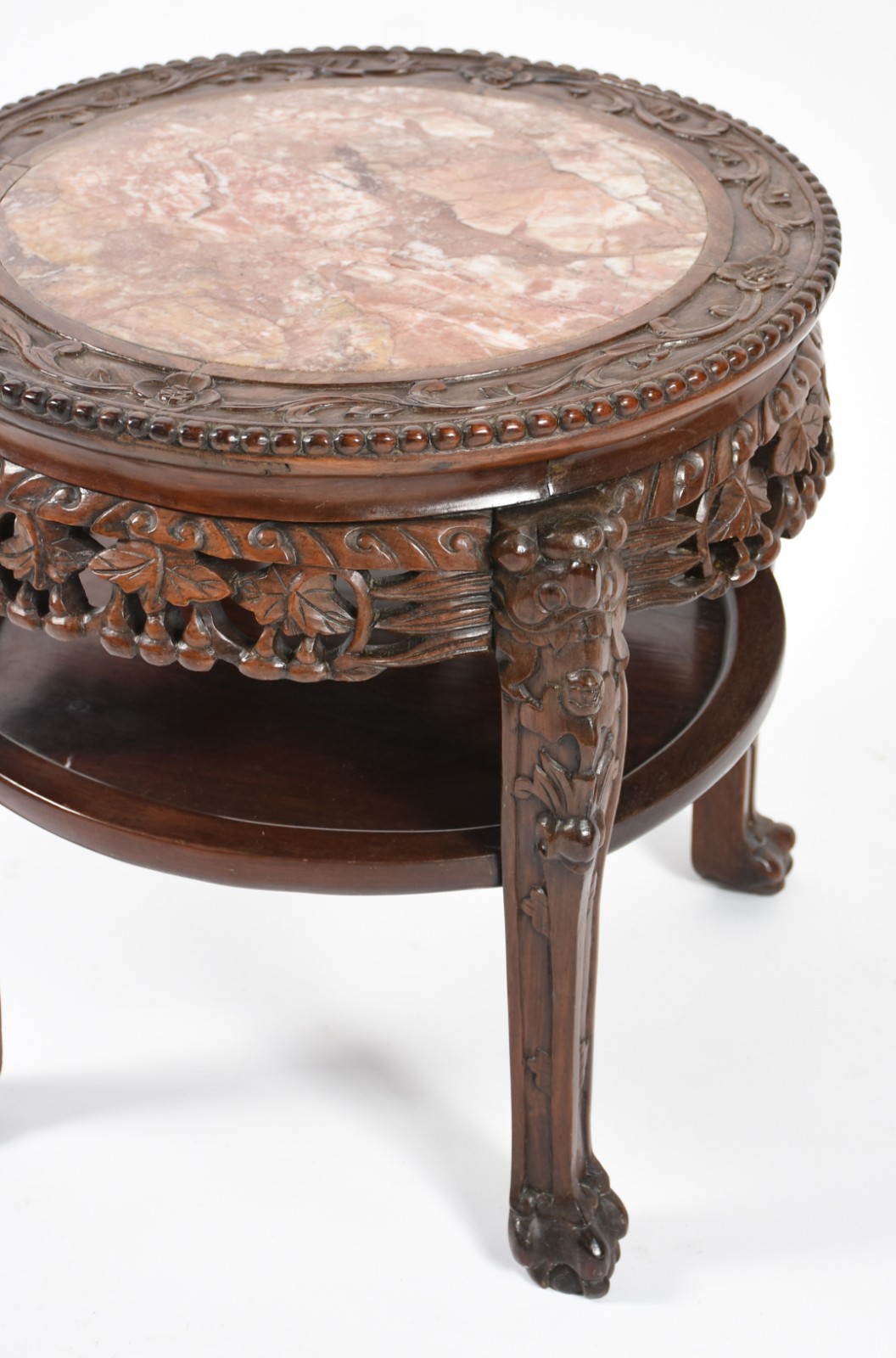 Mesa auxiliar oriental de madeira com tampo de mármore. - foto 3 de 5
