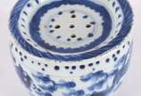 Caixa de grilos em porcelana oriental azul e br... - Caixa de grilos em porcelana oriental azul e branco. Circa 1800 (Fio de cabelo na parte interna da tampa).