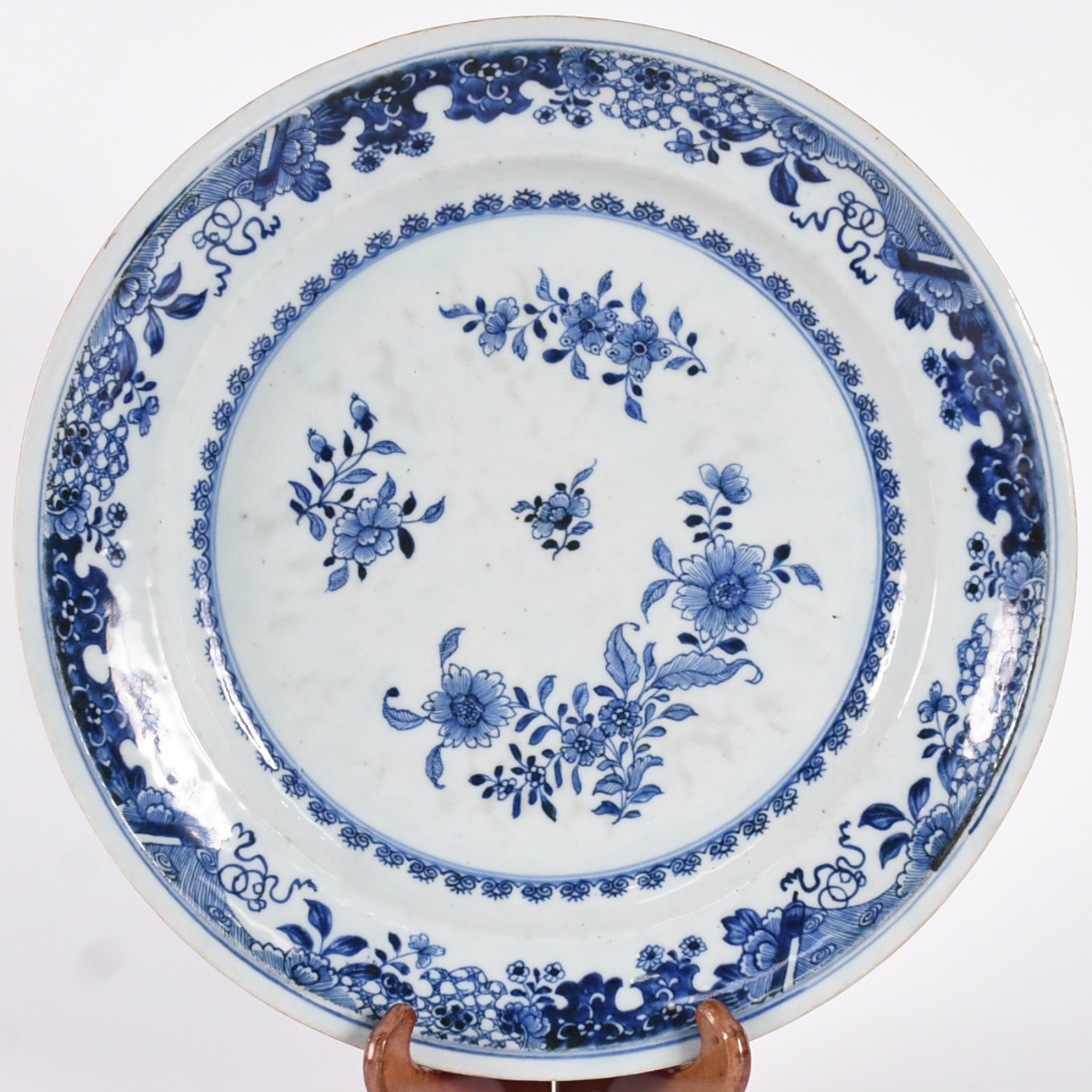 Antigo medalhão de porcelana chinesa azul e branco. Reinado Qianlong... - foto 1 de 2