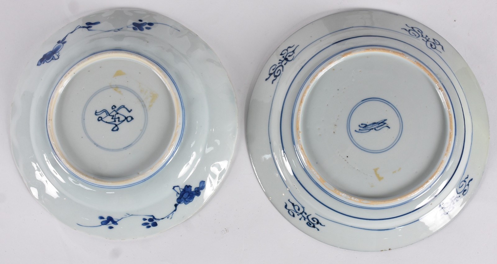 Dois pratos de porcelana oriental azul e branco, Marcas de “Objeto... - foto 2 de 4