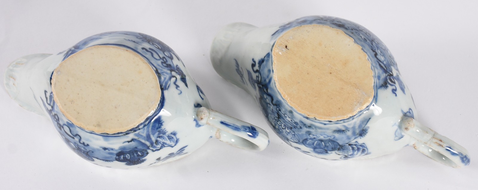 Par de molheiras orientais em porcelana azul e branco, Reinado... - foto 4 de 6