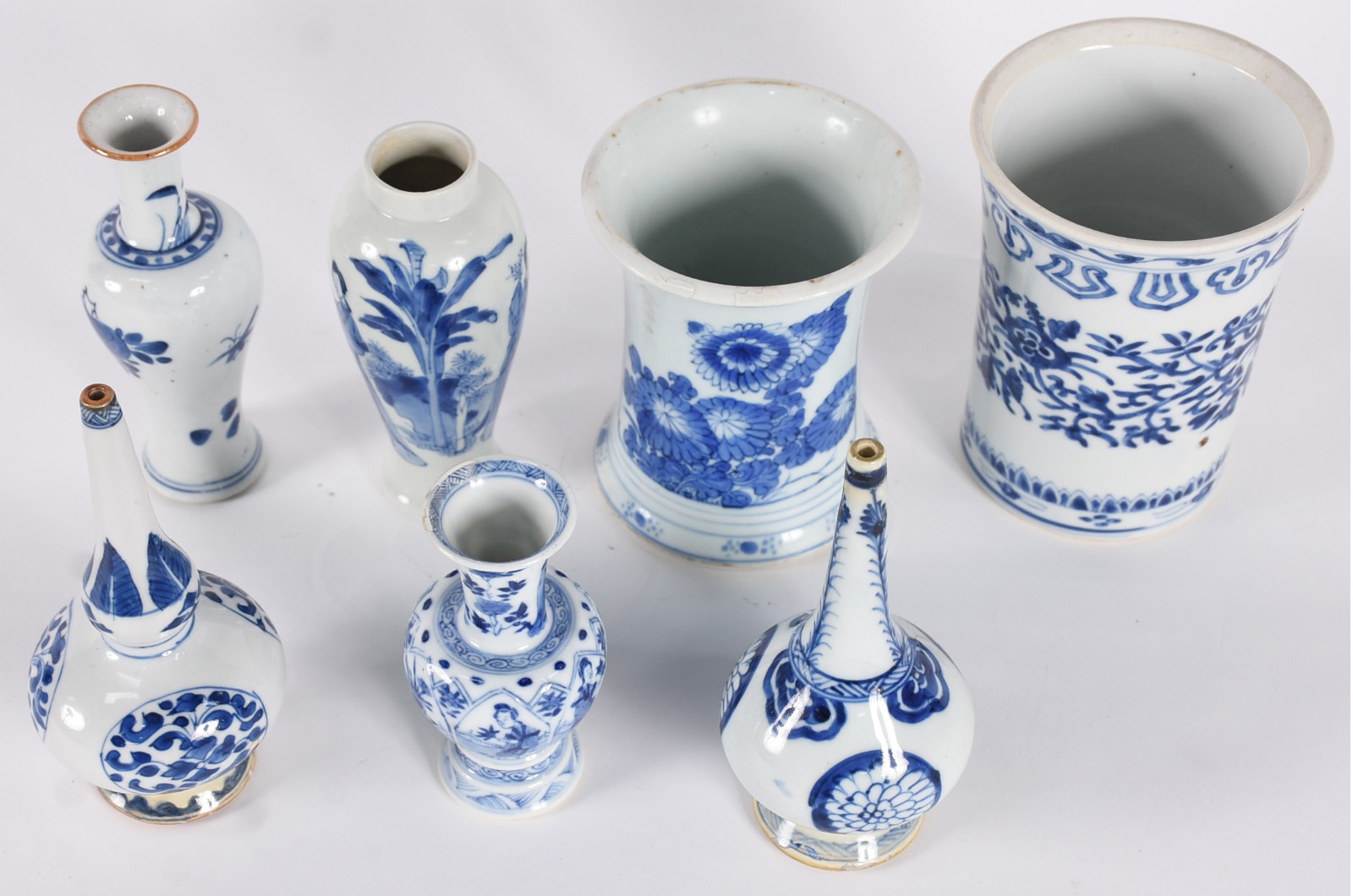 Diversas peças de porcelana oriental azul e branca, sendo dois porta... - foto 3 de 7