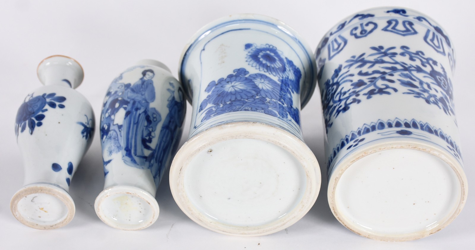 Diversas peças de porcelana oriental azul e branca, sendo dois porta... - foto 6 de 7