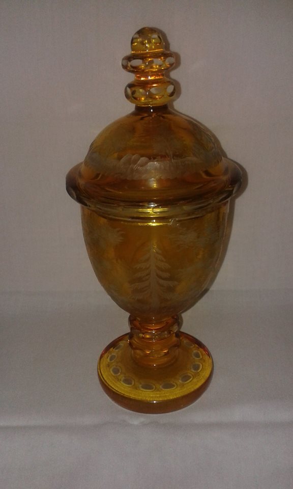 Potiche de cristal da Bohemia doublé amarelo decorado com motivo de... - foto 2 de 3