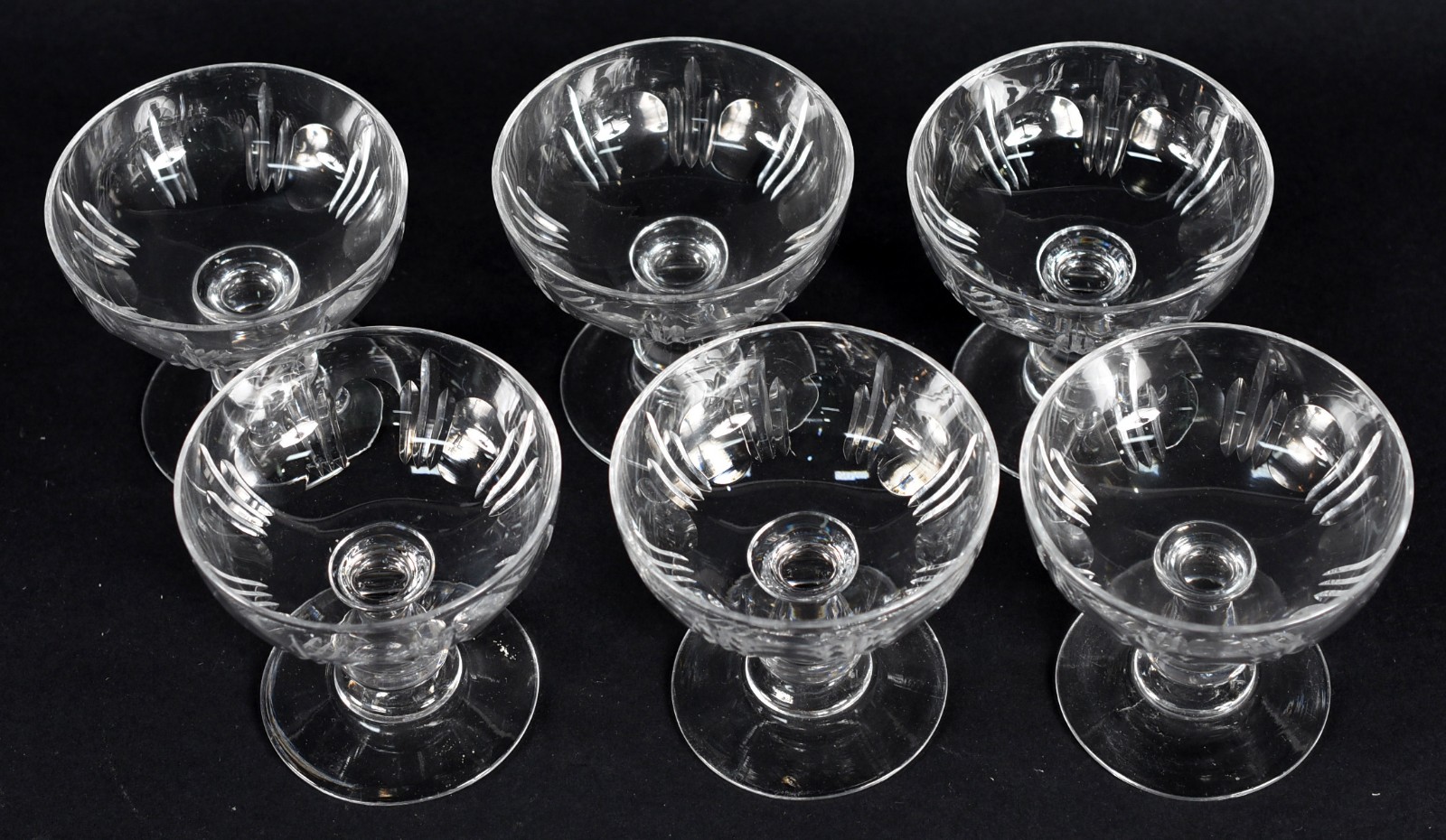Seis taças de cristal europeu, possivelmente BACCARAT, para champagne. - foto 2 de 3