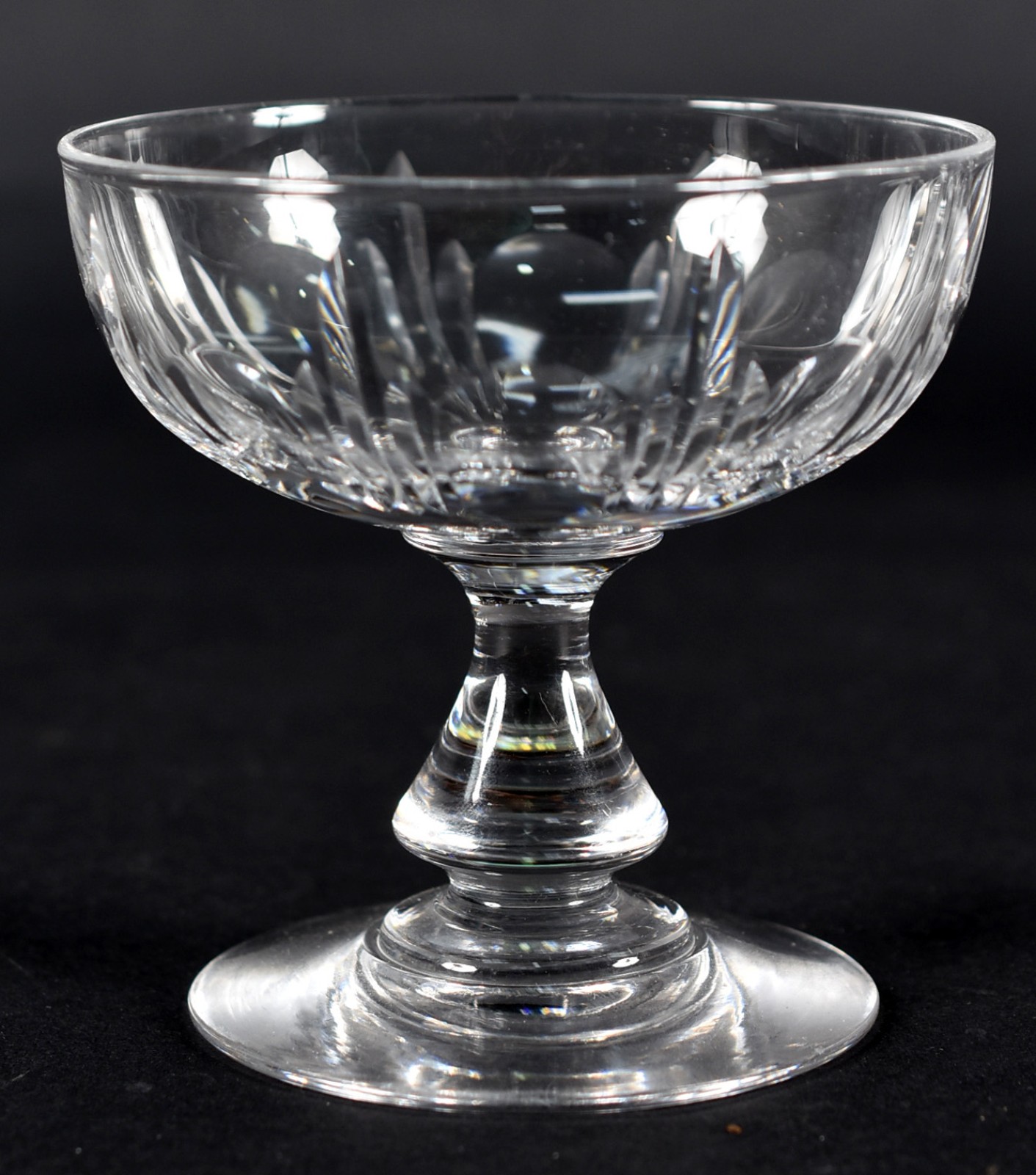 Seis taças de cristal europeu, possivelmente BACCARAT, para champagne. - foto 3 de 3