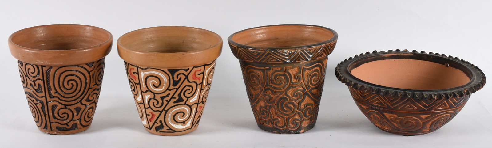 Quatro vasos de cerâmica ao gosto Marajoara . - foto 1 de 6