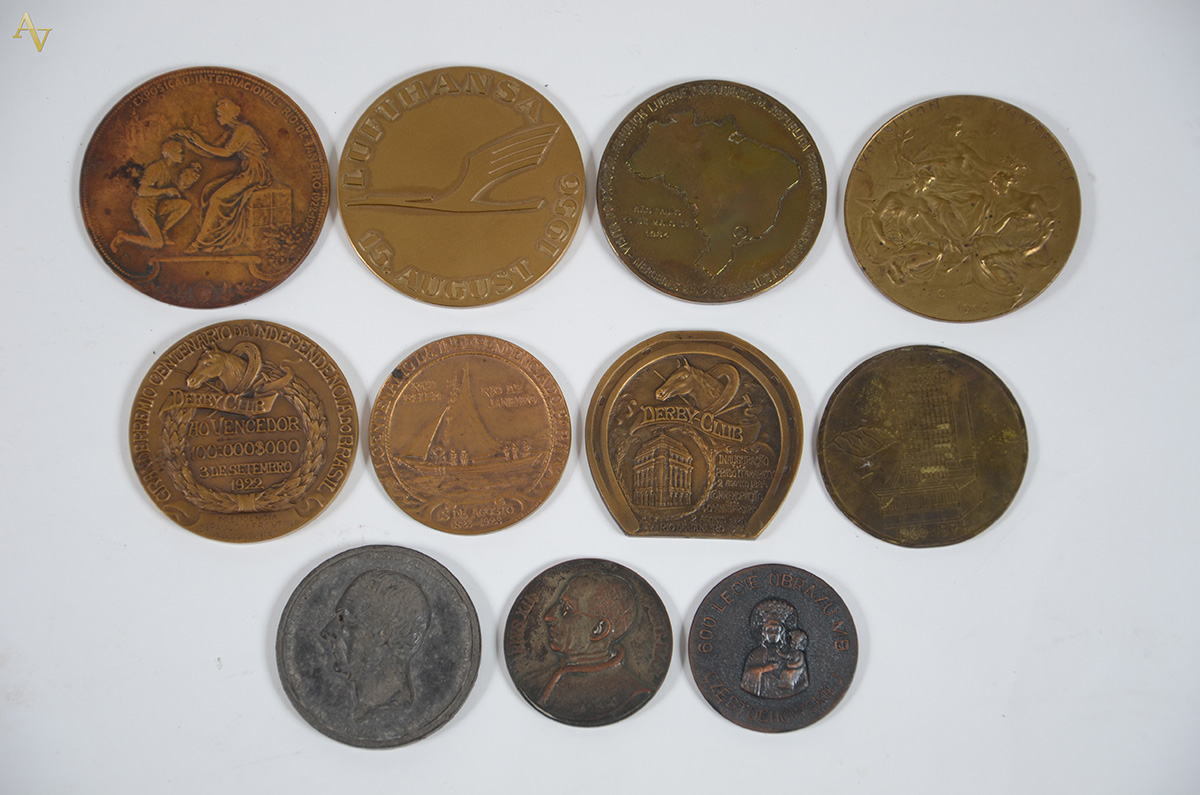 Onze medalhas diversas de bronze e metal, comemorativas. - foto 1 de 2