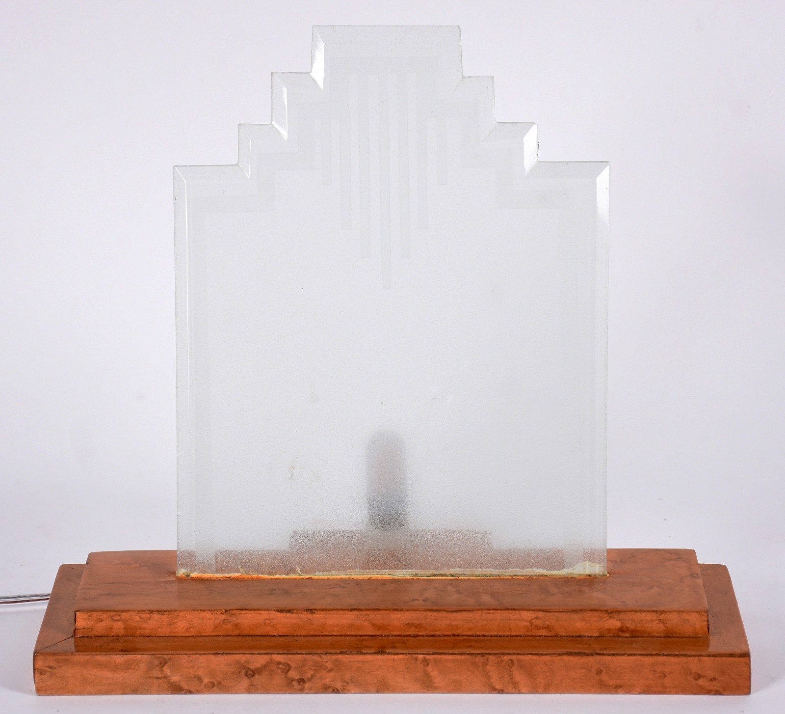 Quebra Luz Art Deco com base de madeira e vidro fosco. - foto 1 de 4