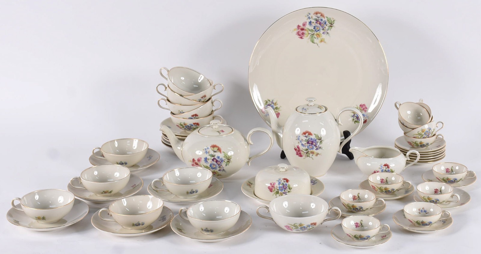 Aparelho de chá, café e jantar de porcelana Tcheca com flores em... - foto 3 de 7