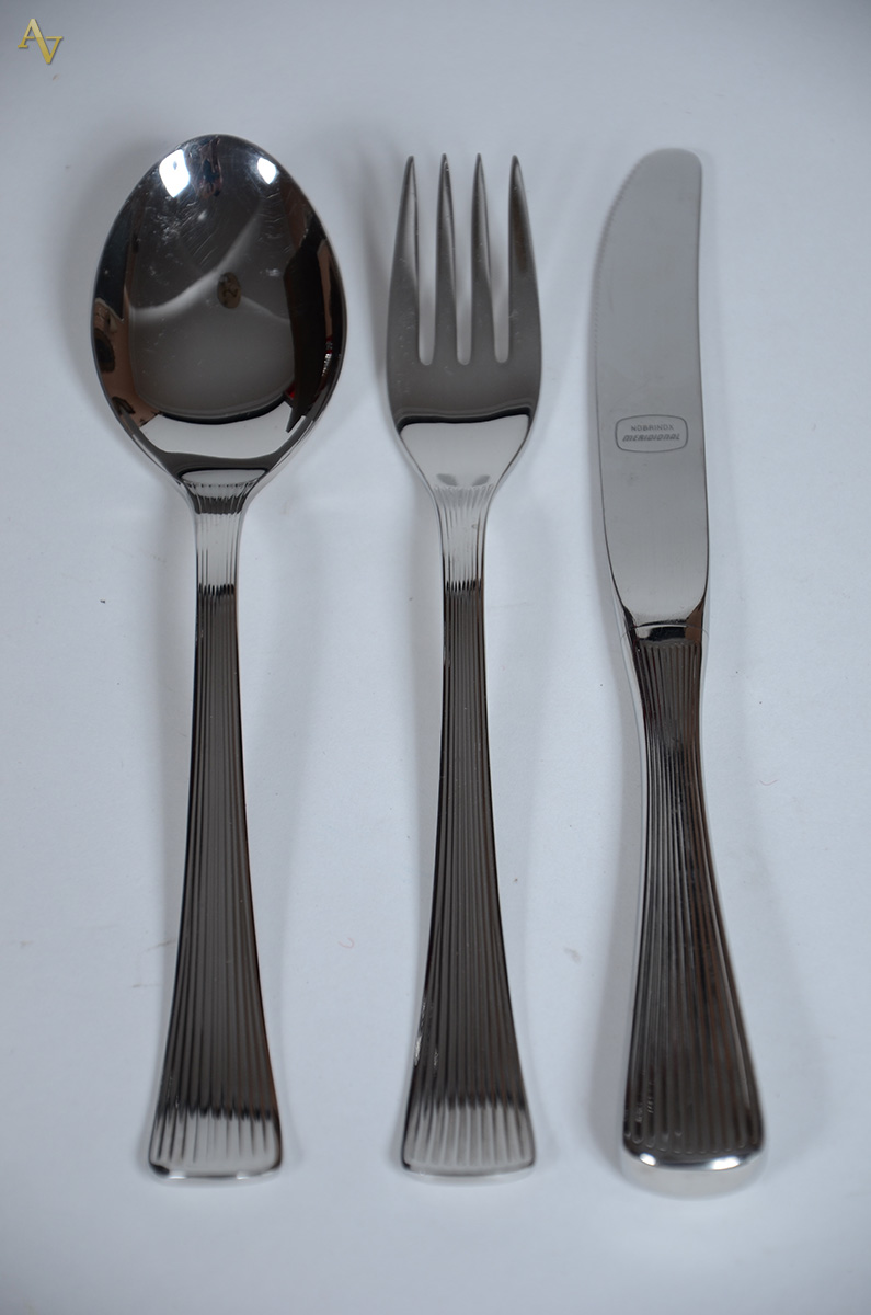 Faqueiro Meridional de inox, completo para 12 pessoas, com 130 peças... - foto 2 de 2
