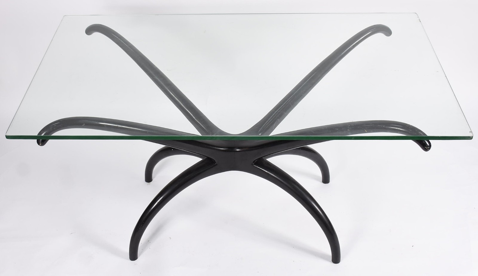 Mesa de jantar com base na forma de "aranha"pintada de preto e tampo... - foto 3 de 10