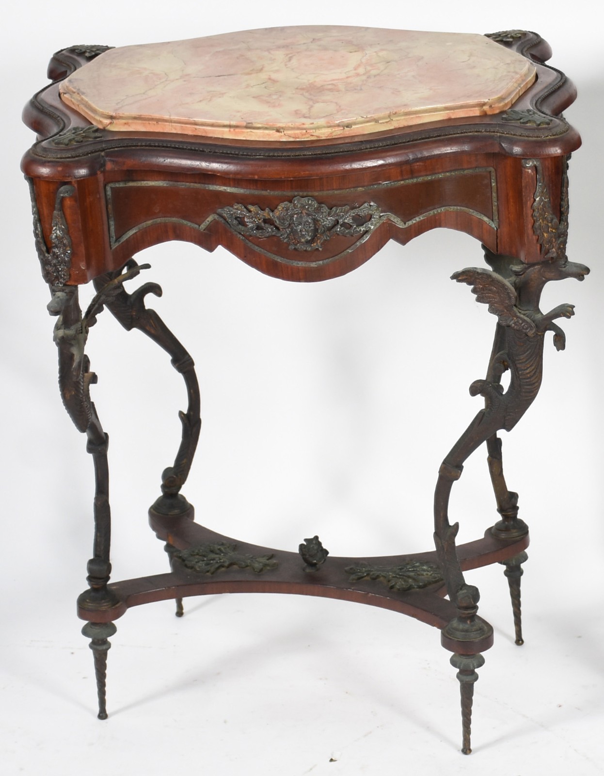 Mesa auxiliar de madeira nobre, estilo frances, pés de metal com... - foto 1 de 3
