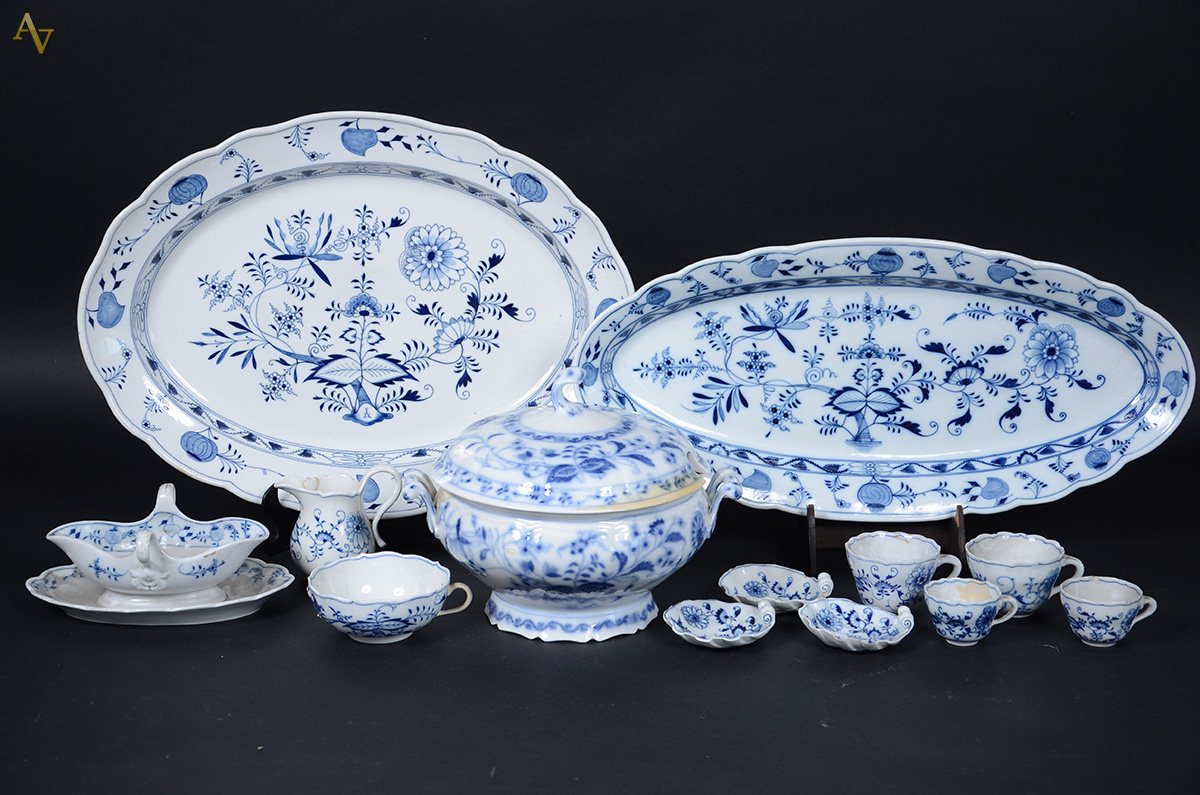 Diversas pecas de porcelana de MEISSEN, sendo 2 travessas, sopeira (... - foto 1 de 2