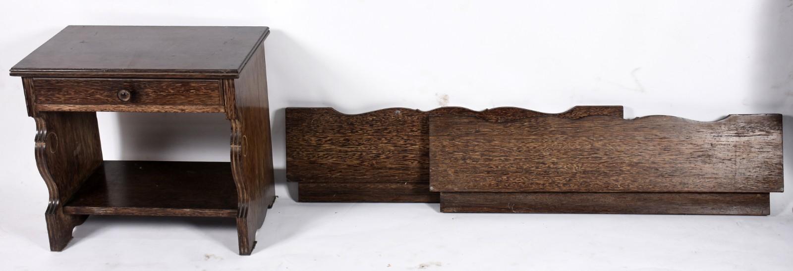 Conjunto de cama de solteiro (completa com laterais e estrado) e... - foto 1 de 3