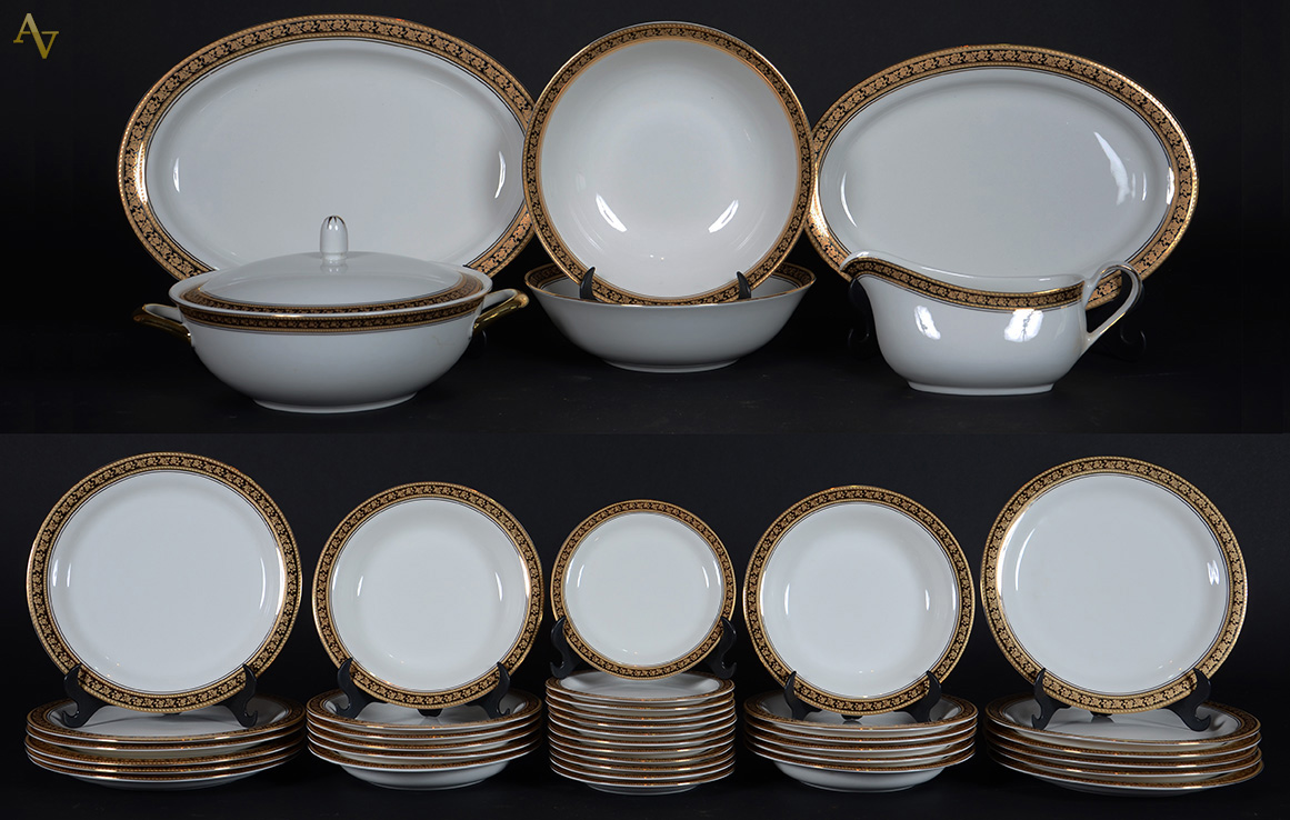 Aparelho de jantar de porcelana inglesa comp.de 12 pratos rasos, 12... - foto 1 de 2
