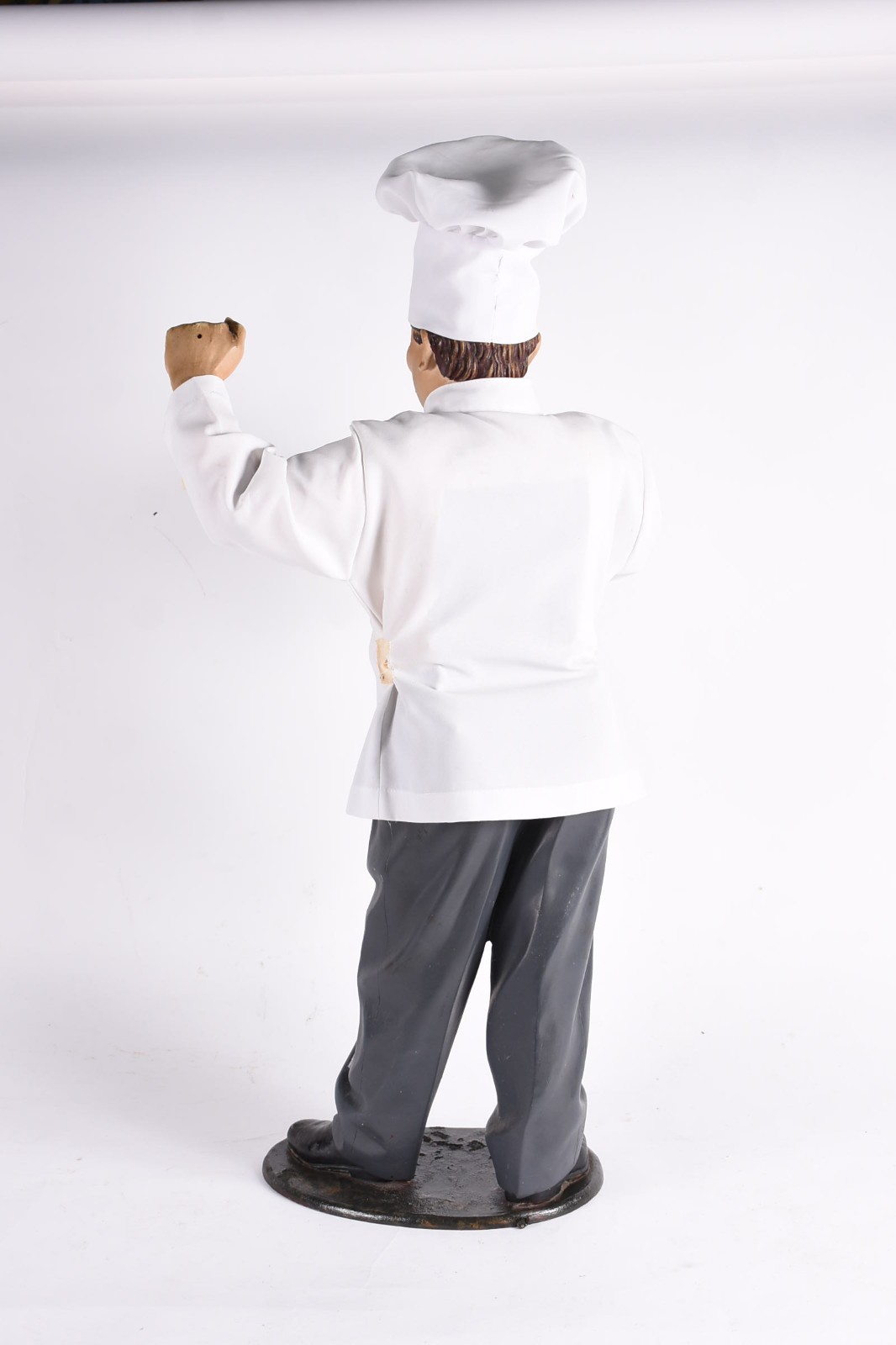 Escultura de resina representando chefe de cozinha. - foto 4 de 6