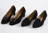 Dois pares de sapatos femininos italianos FERRA... - Dois pares de sapatos femininos italianos FERRAGAMO. Peças usadas seminovas. Tamanho 36.