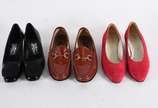 Tres pares de sapatos femininos, das marcas GUC... - Tres pares de sapatos femininos, das marcas GUCCI, FERRAGAMO e MAGNI. Peças usadas seminovas. Tamanho 36.