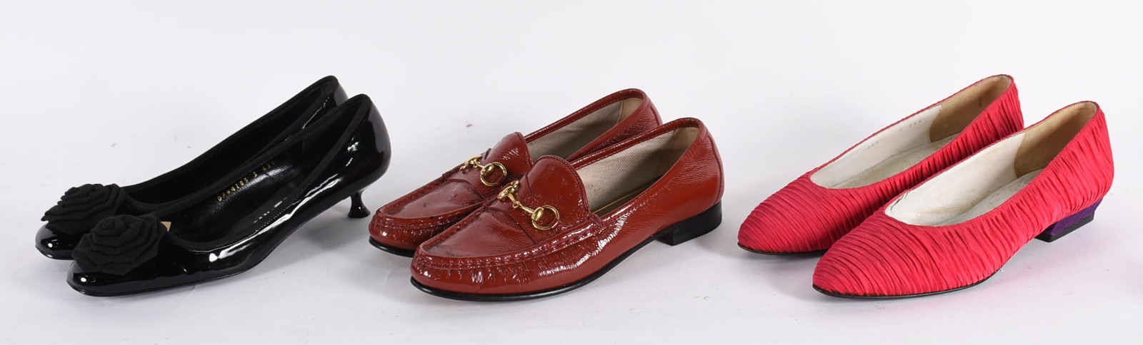 Tres pares de sapatos femininos, das marcas GUCCI, FERRAGAMO e MAGNI... - foto 2 de 8