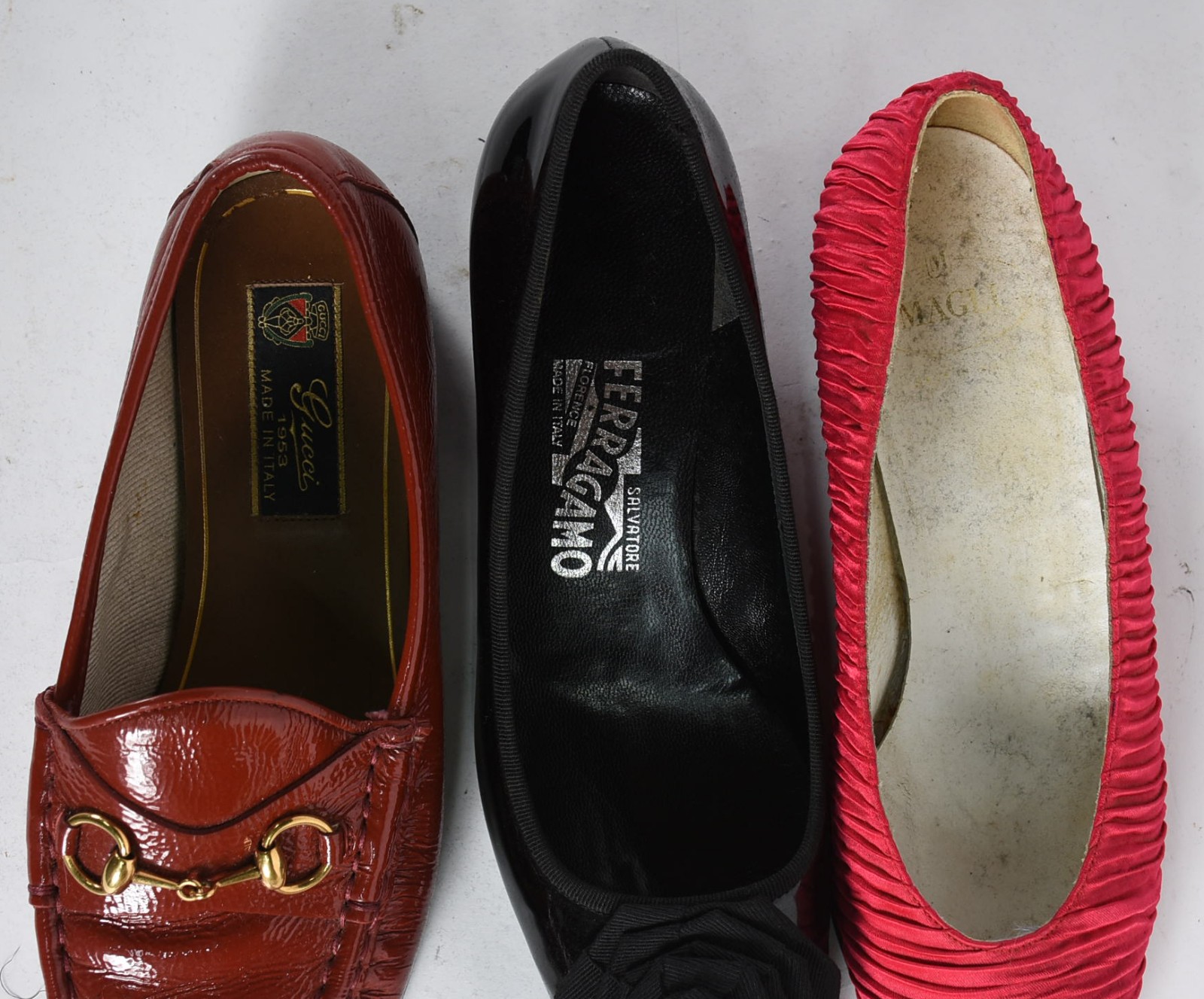 Tres pares de sapatos femininos, das marcas GUCCI, FERRAGAMO e MAGNI... - foto 5 de 8