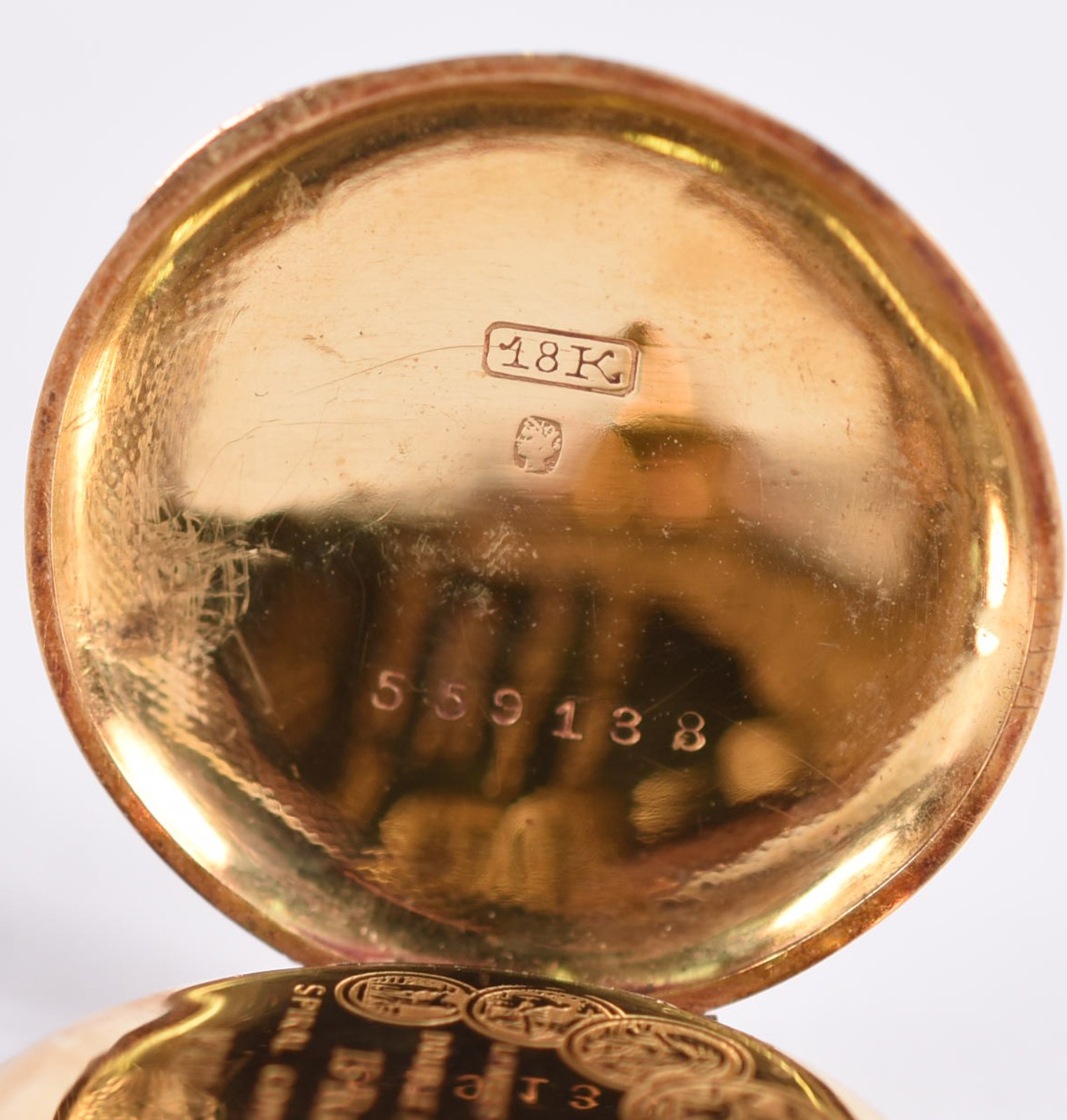 Relógio de ouro 18 k da marca Vulcain, na caixa original (vidro... - foto 3 de 9