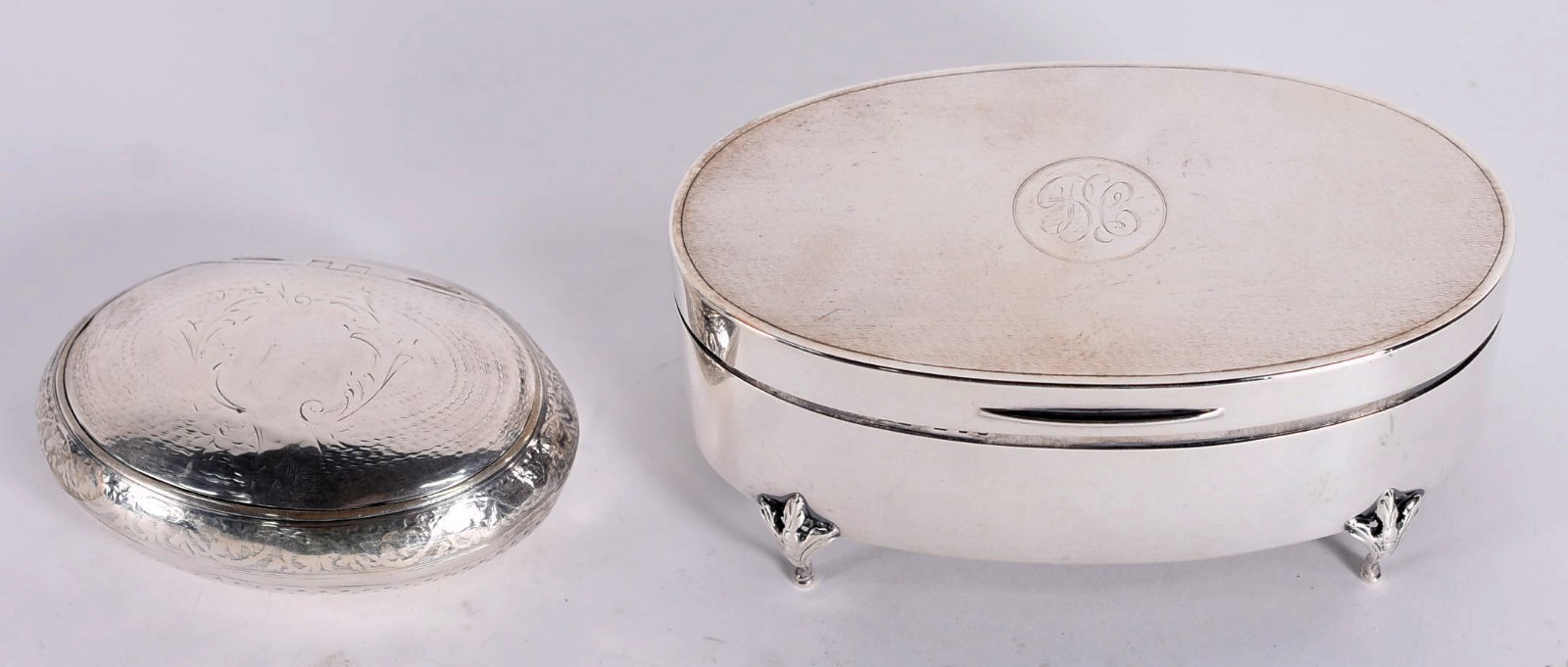 Duas pequenas caixas de prata inglesa contrastada. Peso 150 g (Por... - foto 2 de 10