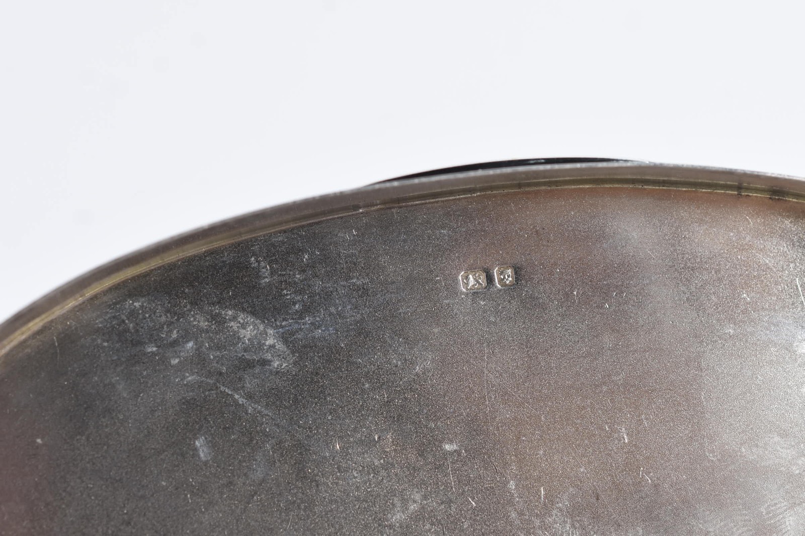 Duas pequenas caixas de prata inglesa contrastada. Peso 150 g (Por... - foto 10 de 10