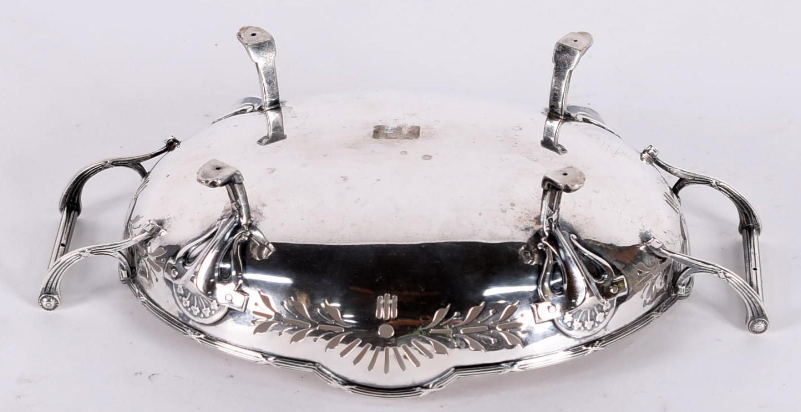 Elegante fruteira de prata contrastada, vasados laterais e alças... - foto 4 de 5