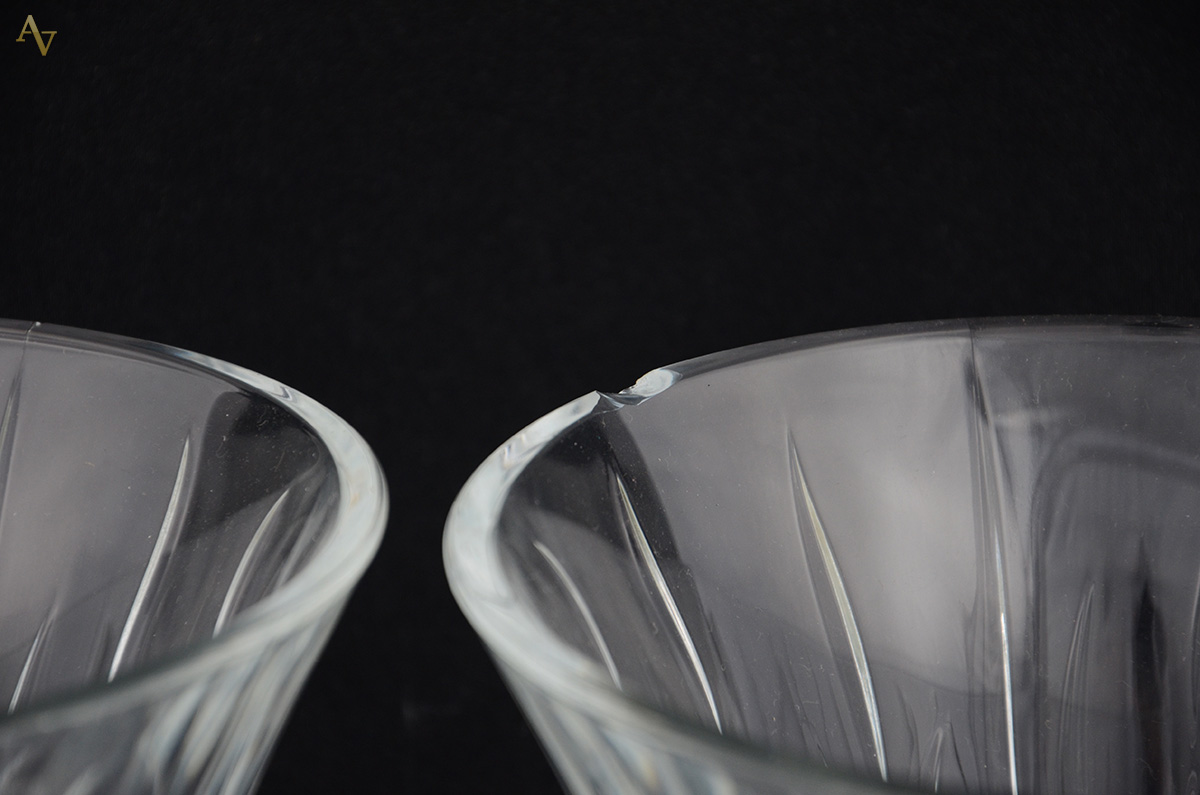 Par de vasos de cristal lapidado. Altura 30 cm. Bordas com pequenos... - foto 2 de 2