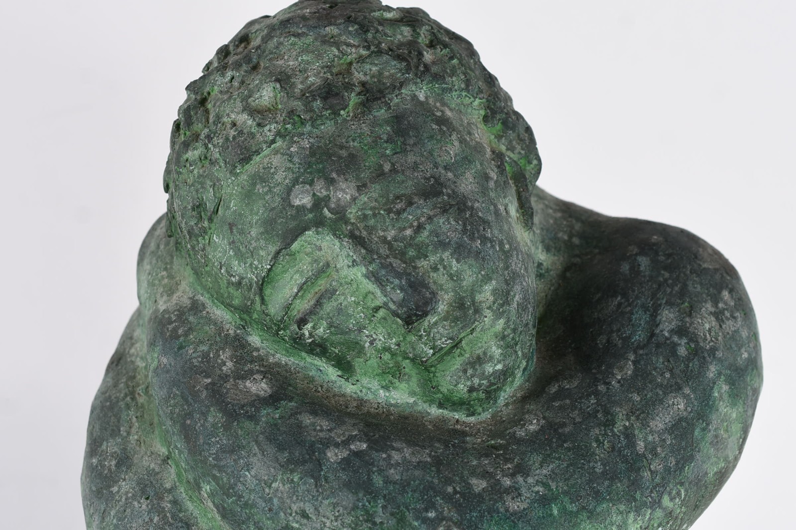 Três esculturas de bronze de artistas variados. O que tem duas... - foto 3 de 11