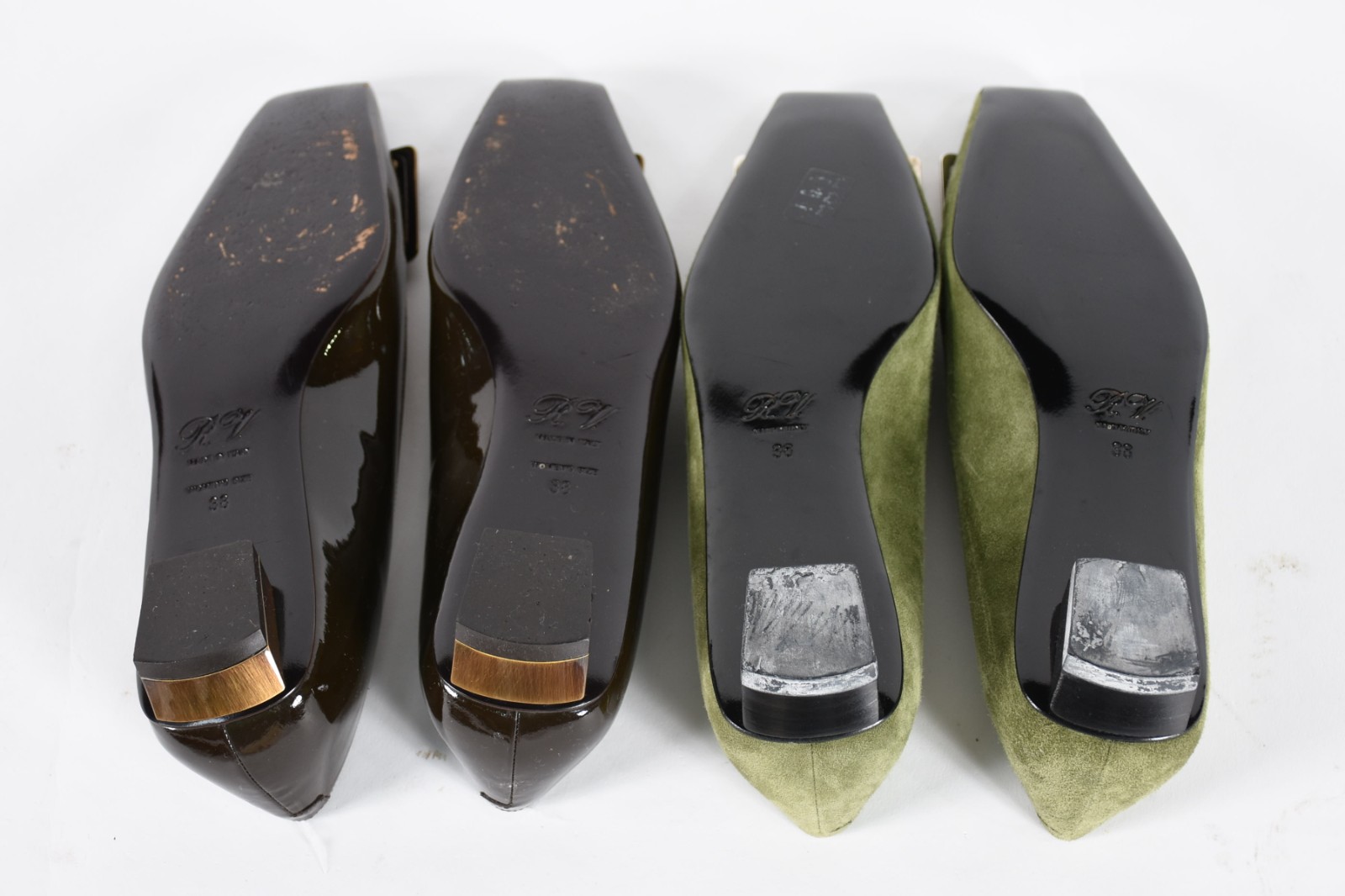Dois pares de sapatos femininos italianos da marca ROGER VIVIEN... - foto 4 de 5