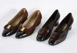 Dois pares de sapatos femininos italianos FERRA... - Dois pares de sapatos femininos italianos FERRAGAMO, tamanho brasileiro 36. Peças usadas seminovas.