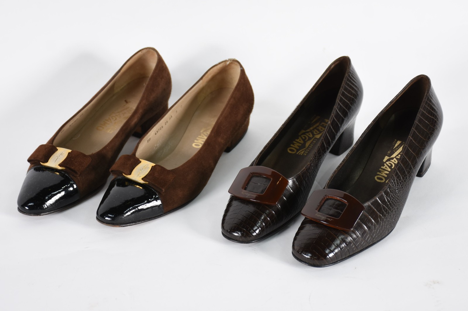 Dois pares de sapatos femininos italianos FERRAGAMO, tamanho... - foto 1 de 8