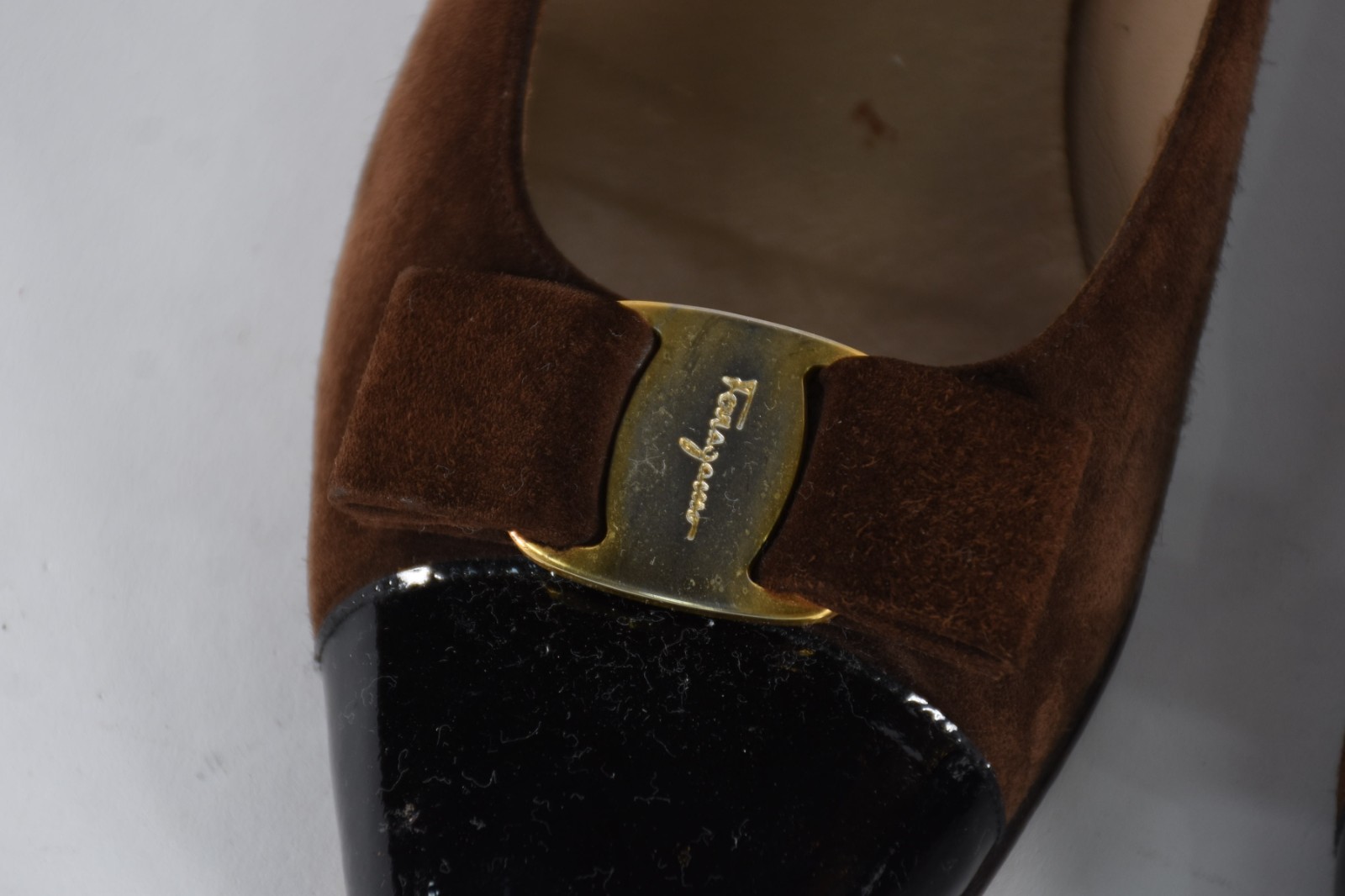 Dois pares de sapatos femininos italianos FERRAGAMO, tamanho... - foto 3 de 8
