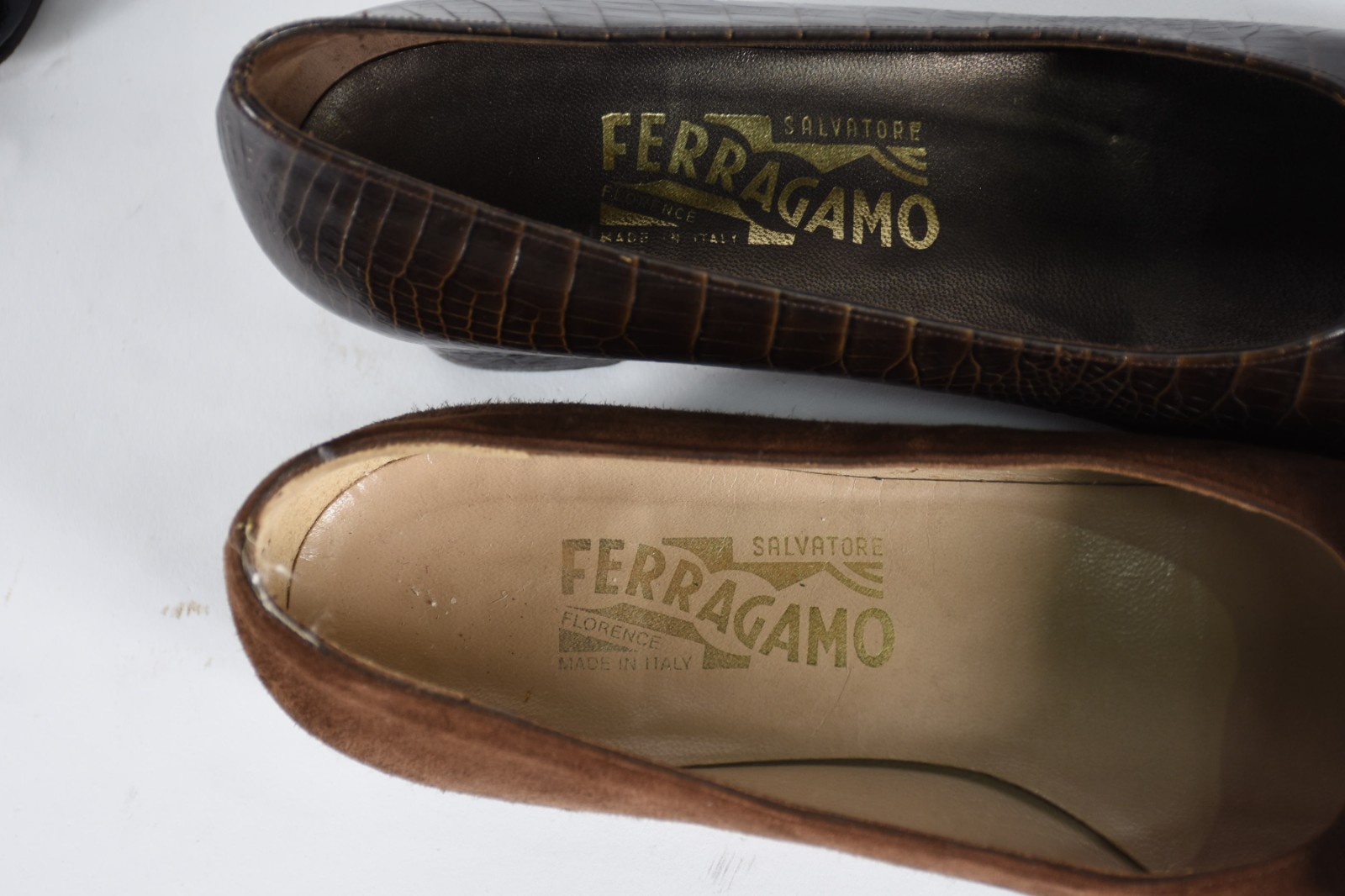 Dois pares de sapatos femininos italianos FERRAGAMO, tamanho... - foto 5 de 8