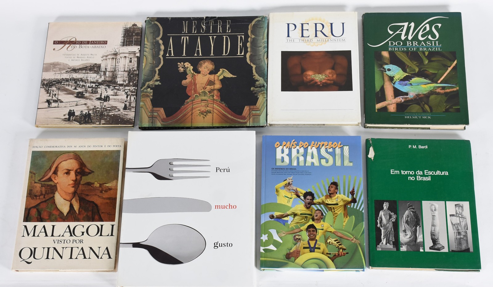 Oito livros diversos: A) País do futebol Brasil - 7º Anuário do... - foto 1 de 8