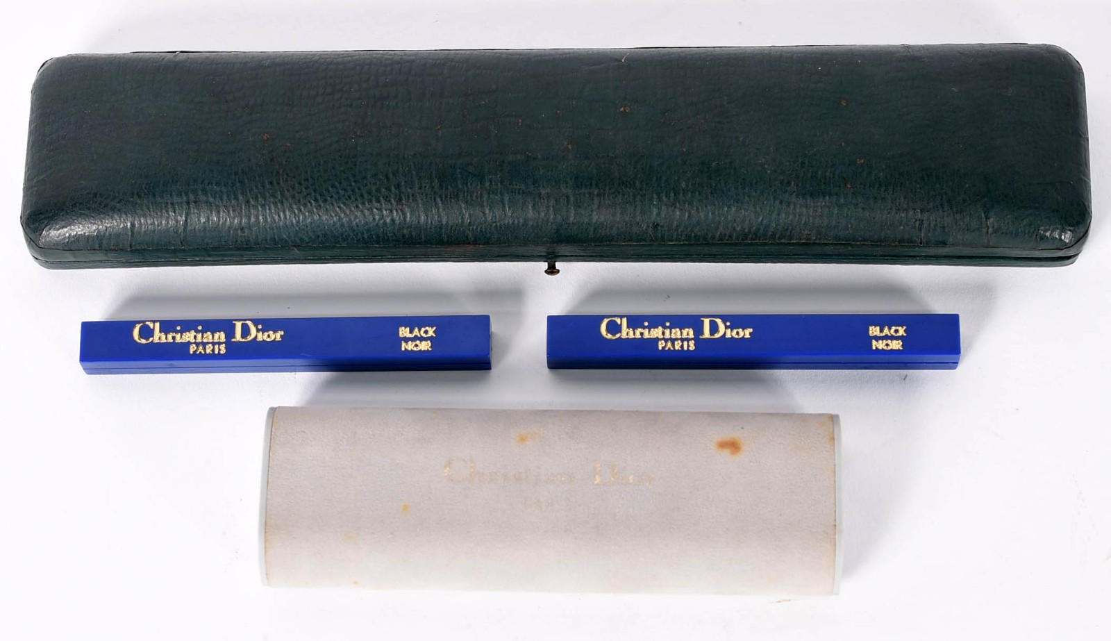 Duas peças, sendo uma mini caneta CHRISTIAN DIOR com duas cargas... - foto 2 de 4